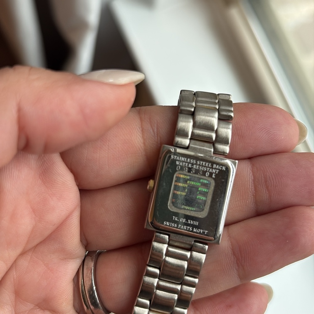 Givenchy Watch. - Picture 3 of 5